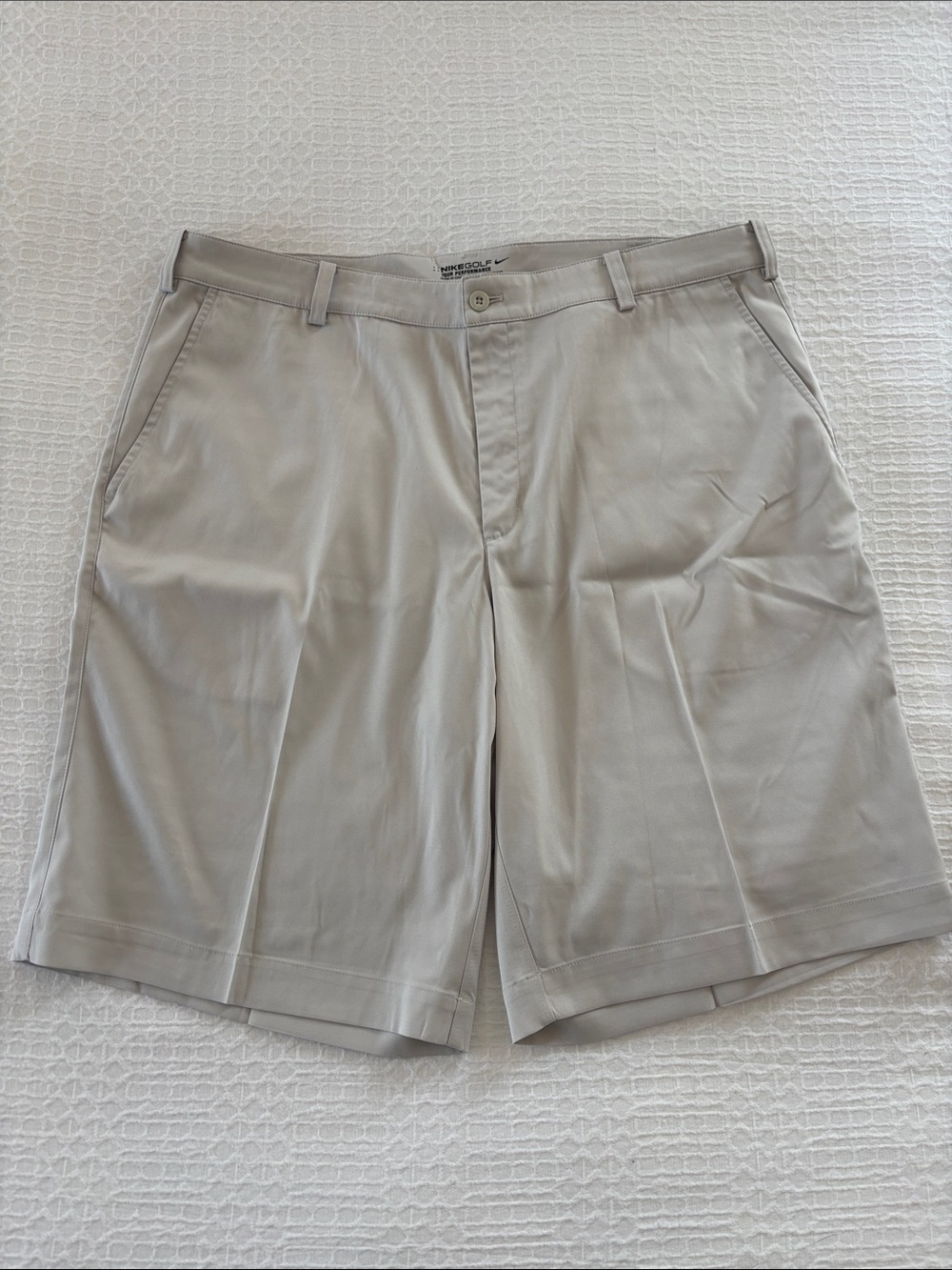 Nike Men’s Flat Front Shorts in Light Gray/Tan